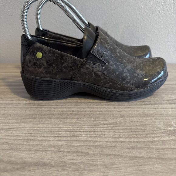 Work Wonders by Dansko Black Dark Grey Clogs Shoes Women Eu Sz 36 US Sz 5.5-6 - Picture 1 of 11